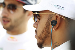 Lewis Hamilton, Mercedes AMG, et Daniel Ricciardo, Red Bull Racing