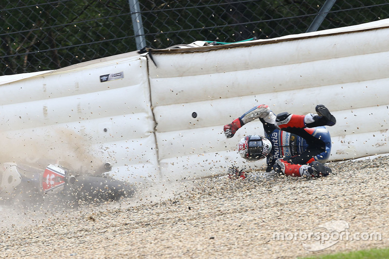 Chute de Loris Baz, Avintia Racing