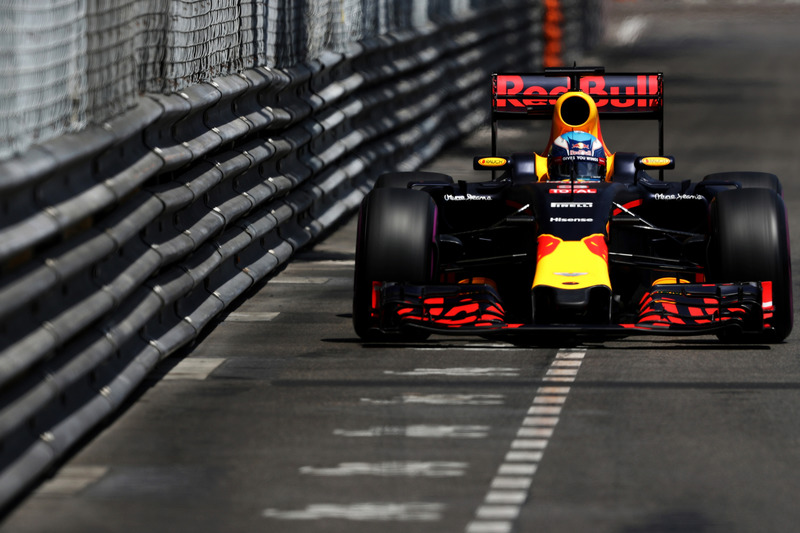 Daniel Ricciardo (Red Bull Racing RB12)