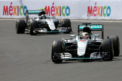 Lewis Hamilton, Mercedes AMG F1; Nico Rosberg, Mercedes AMG F1