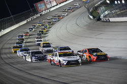 Carl Edwards, Joe Gibbs Racing, Toyota; Martin Truex Jr., Furniture Row Racing, Toyota