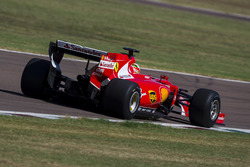 Естебан Гутьєррес, Ferrari, тестує шини Pirelli зразку 2017 року