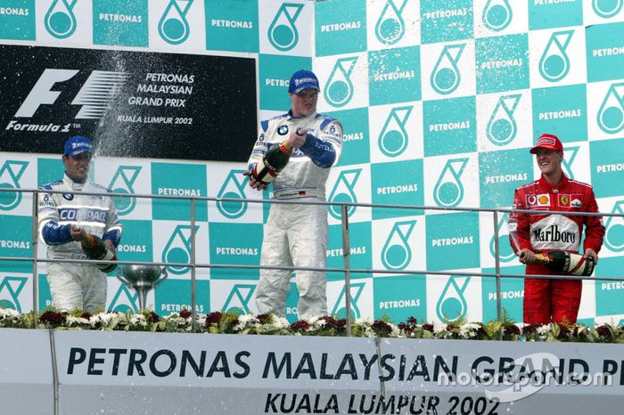 Podium: second place Juan Pablo Montoya, Williams; Race winner Ralf Schumacher, Williams; third plac