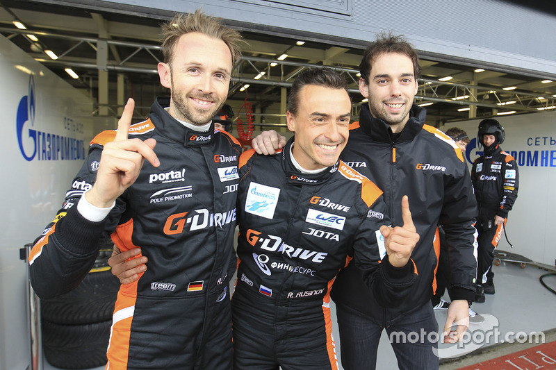 Обладатели лучшего квалификационного времени в LMP2 Роман Русинов, Натанаэль Бертон и Рене Раст, G-Drive Racing