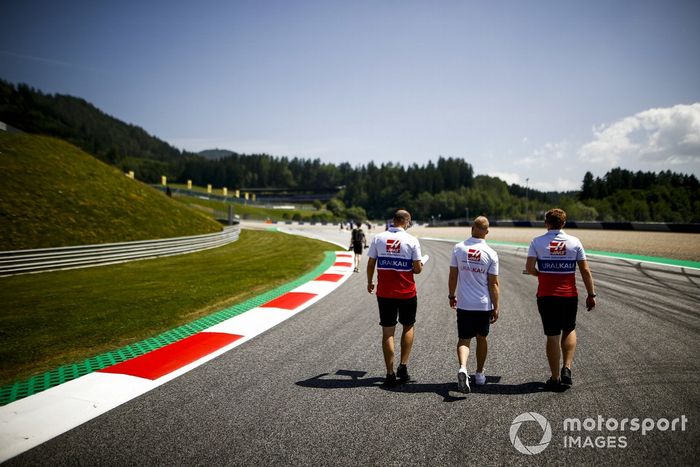Nikita Mazepin, Haas F1, recorre la pista del GP de Estiria