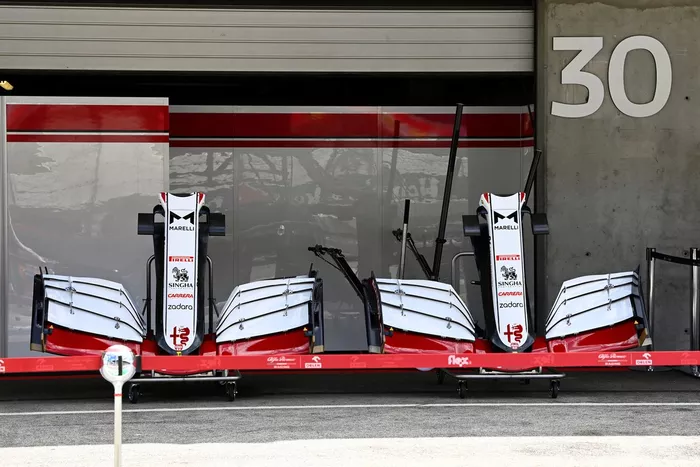 Comparación de la capa delantera y el alerón del Alfa Romeo Racing C41
