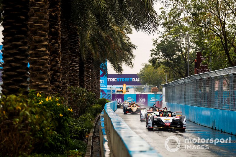 Лукас ди Грасси и Даниэль Абт, Audi Sport ABT Schaeffler, Audi e-tron FE05, Жан-Эрик Вернь, DS Techeetah Formula E Team, DS E-Tense FE19