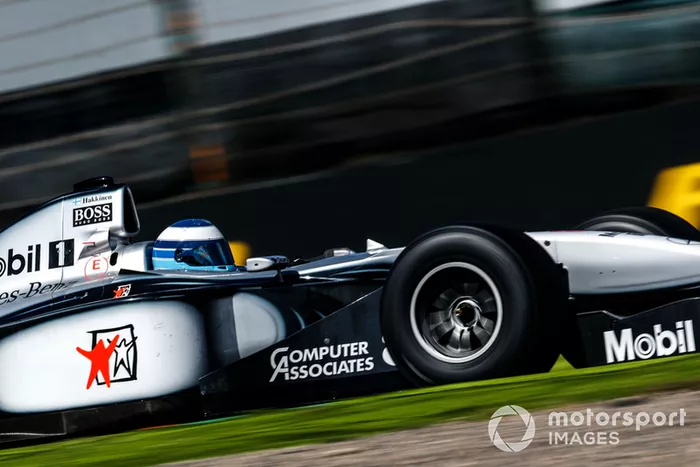 Mika Hakkinen, McLaren MP4-13 Leyendas F1 30 aniversario 