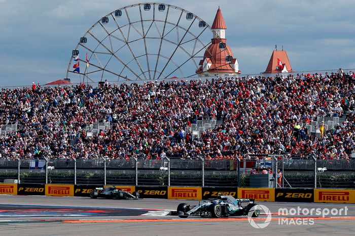 Valtteri Bottas, Mercedes AMG F1 W09 y Lewis Hamilton, Mercedes AMG F1 W09