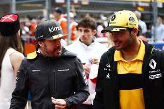 Fernando Alonso, McLaren ve Carlos Sainz Jr., Renault Sport F1 Team