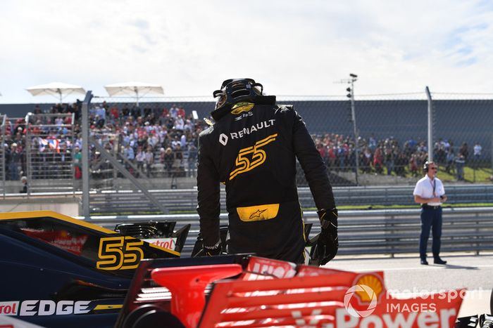Carlos Sainz Jr., Renault Sport F1 Team R.S. 18 en parc ferme 