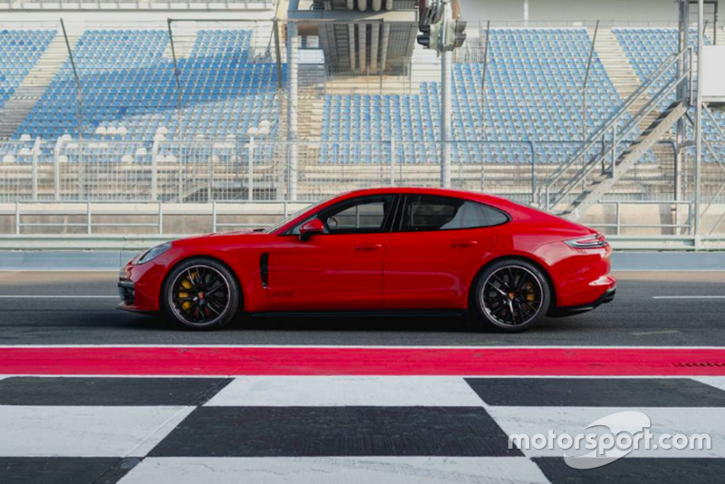 Panamera GTS Motor1