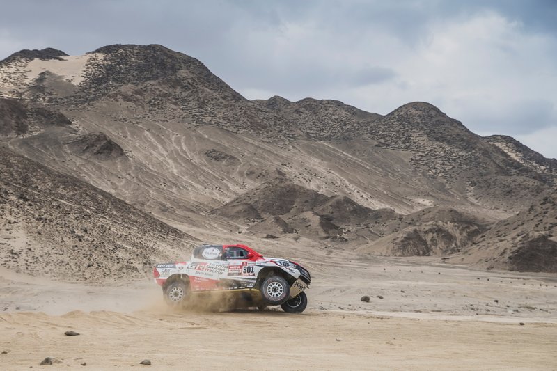 Переможець. #301 Toyota Gazoo Racing Toyota Hilux: Нассер Аль-Аттія, Метью Баумель