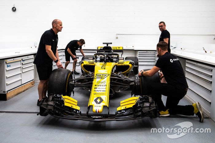 Preparación del Renault R.S. 18