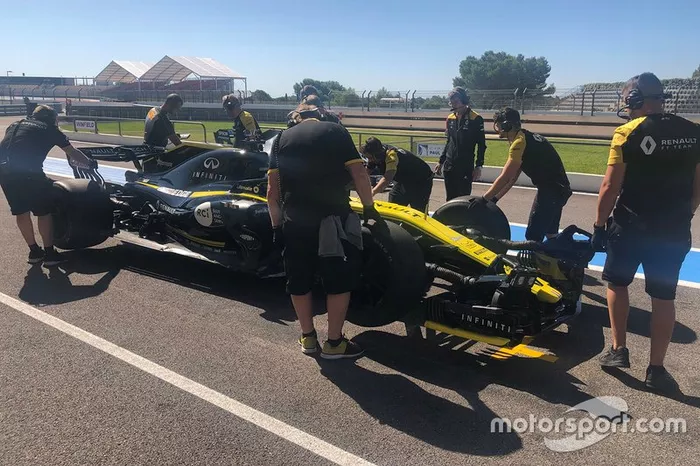 Sergey Sirotkin, Renault F1 Team com pneus de 18 polegadas