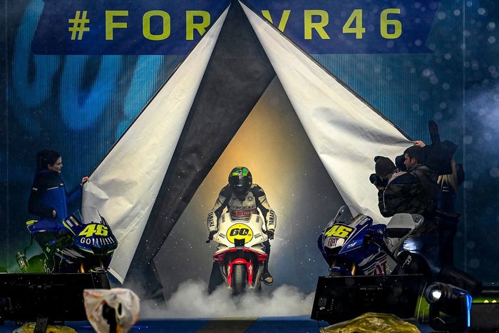 Valentino Rossi en el EICMA en Milán
