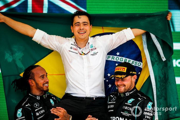 Podio: Ganador Lewis Hamilton, Mercedes, tercer lugar Valtteri Bottas, Mercedes