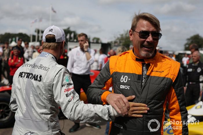 Mick Schumacher - Mercedes MGP Y Mika Hakkinene - McLaren