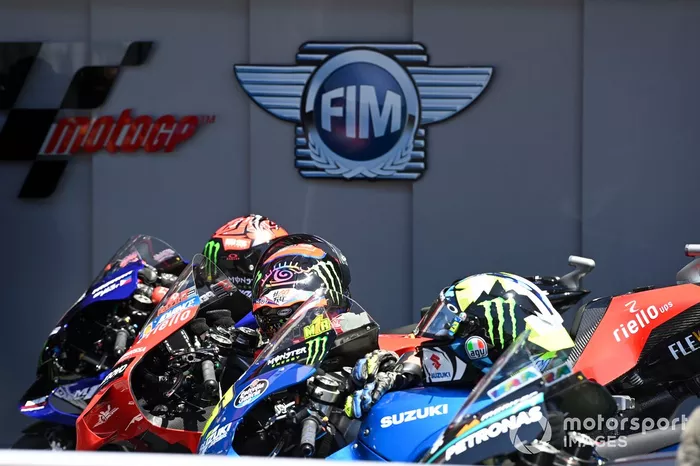 Las motos de MotoGP en parc ferme