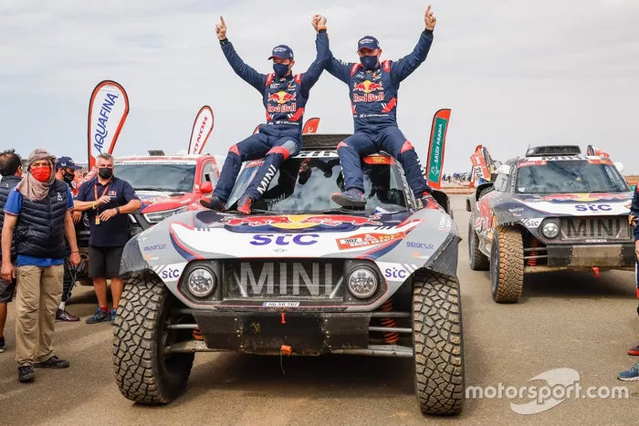 Winners #302 X-Raid Mini JCW Team: Stéphane Peterhansel, Edouard Boulanger
