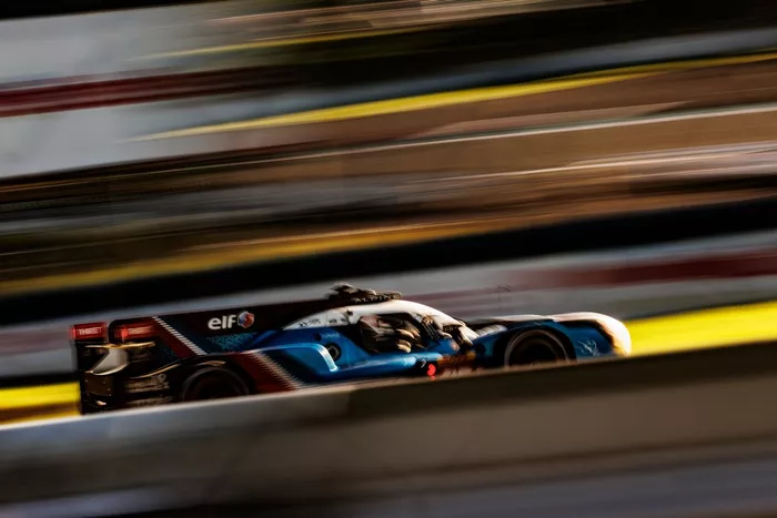 #36 Alpine Elf Team Alpine A480 - Gibson LMP1: Andre NegrÃ£o, Nicolas Lapierre, Matthieu Vaxiviere