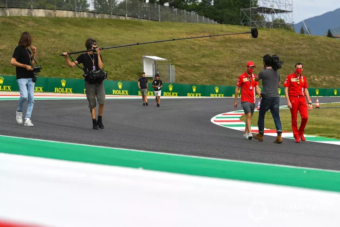 Sebastian Vettel, Ferrari camina por la pista