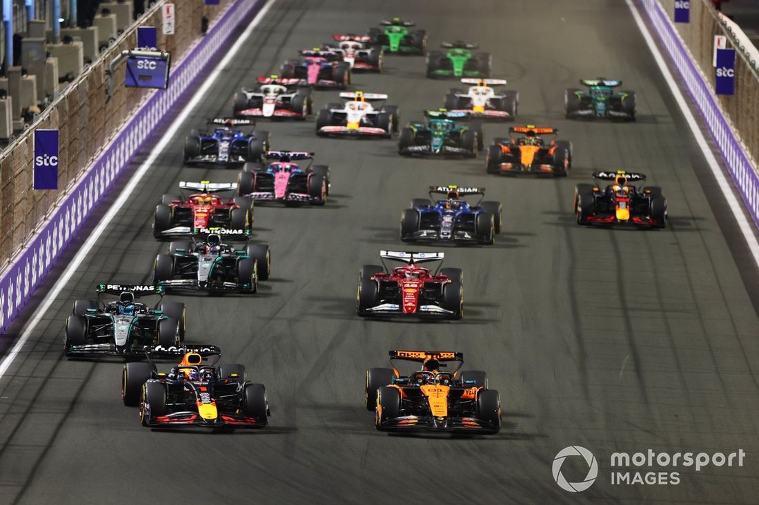 Oscar Piastri, McLaren, Max Verstappen, Red Bull Racing, George Russell, Mercedes