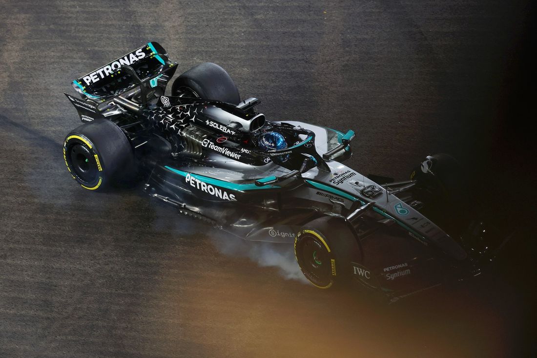 George Russell, accidente de Mercedes
