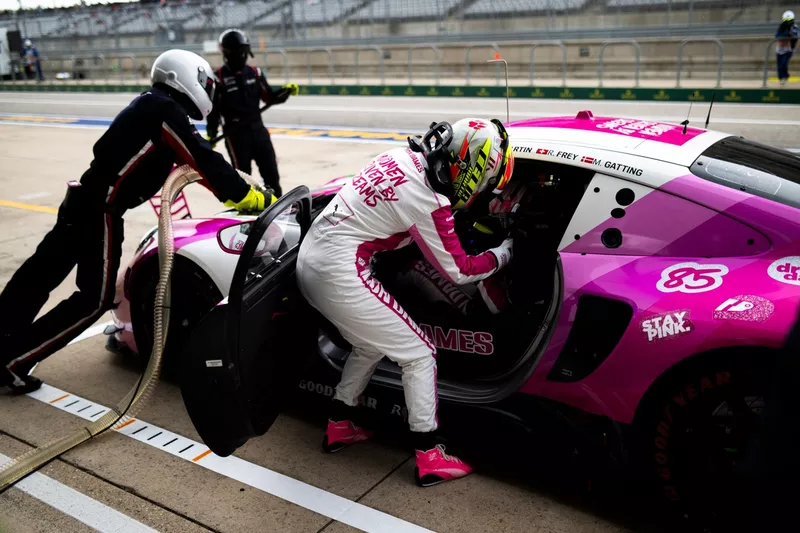 #85 Iron Dames Porsche 911 GT3 R LMGT3 : Celia Martin, Rahel Frey, Michelle Gatting