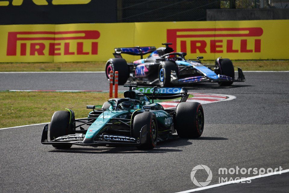 Lance Stroll, Aston Martin AMR24, Esteban Ocon, Alpine A524
