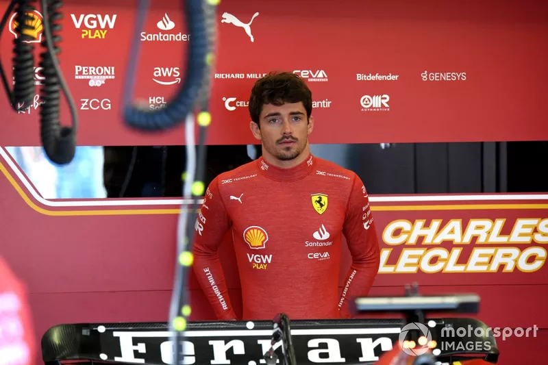 Charles Leclerc, Scuderia Ferrari, dans le garage 
