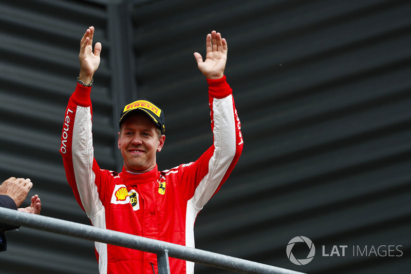Podyum: Yarış galibi Sebastian Vettel, Ferrari
