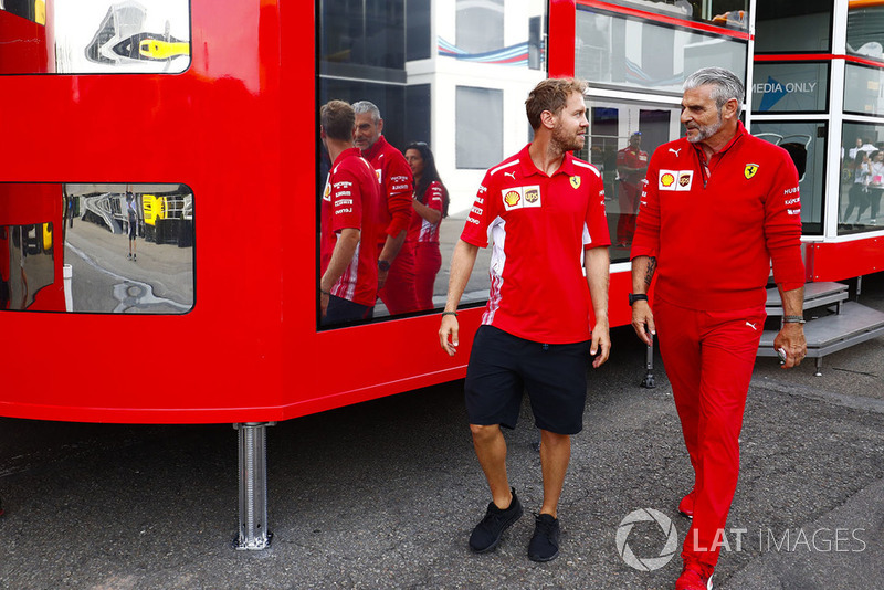 Sebastian Vettel, Ferrari, Maurizio Arrivabene Director del equipo, Ferrari