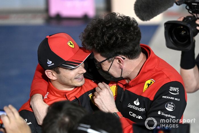 Charles Leclerc, Ferrari, 1ª posición, Mattia Binotto, director del equipo, Ferrari