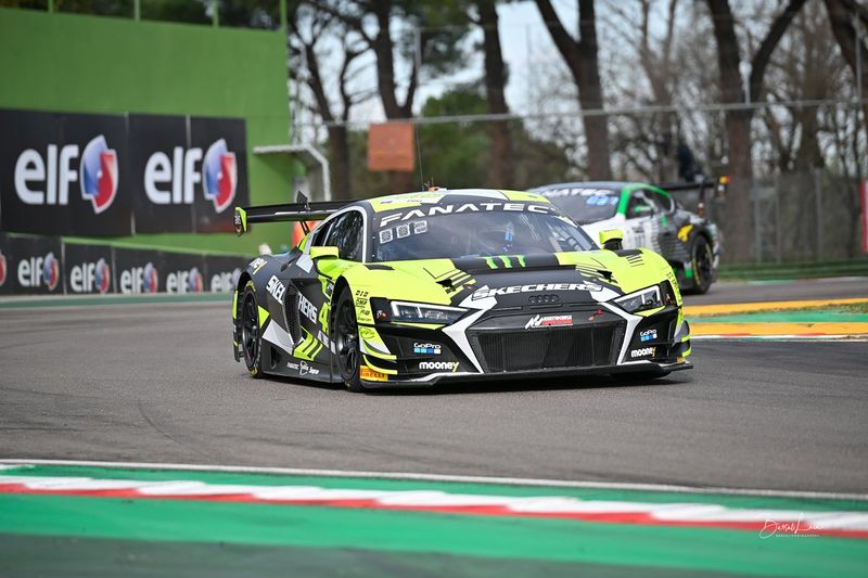 #46 Team WRT Audi R8 LMS evo II GT3: Nico Müller, Frédéric Vervisch, Valentino Rossi