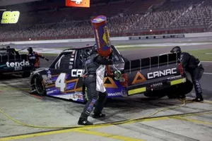 Raphael Lessard, Kyle Busch Motorsports Toyota Canac, pitstop    