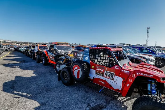 Verificaciones en Paul Ricard antes del embarque del Dakar 2020