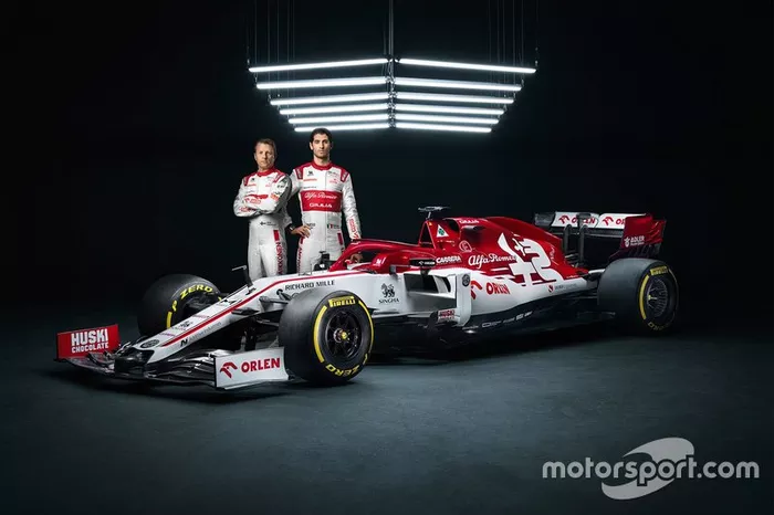 Kimi Raikkonen, Antonio Giovinazzi, Alfa Romeo Racing C39