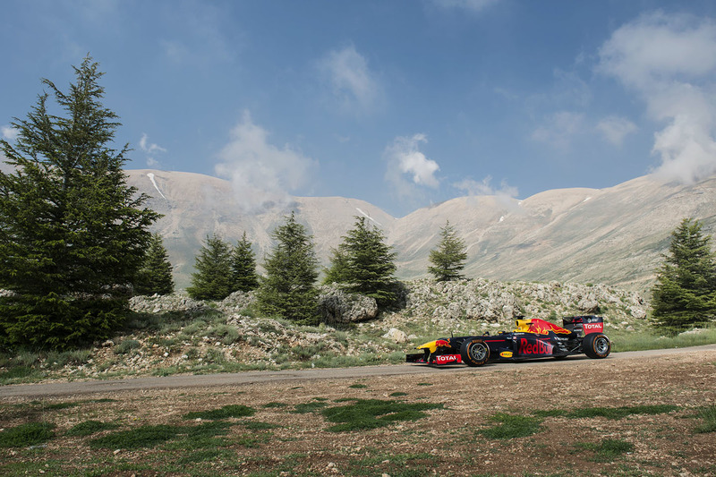El Red Bull RB7 en Cedars of God Forest, Líbano