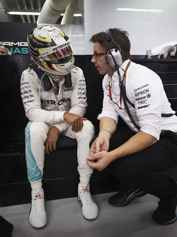 Lewis Hamilton, Mercedes AMG F1 W07 Hybrid with Peter Bonnington, Race Engineer, Mercedes AMG