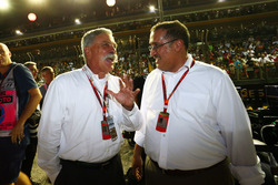 Chase Carey, Presidente de grupo fórmula con el Jeque Mohammed bin Essa Al Khalifa, Director Ejecuti