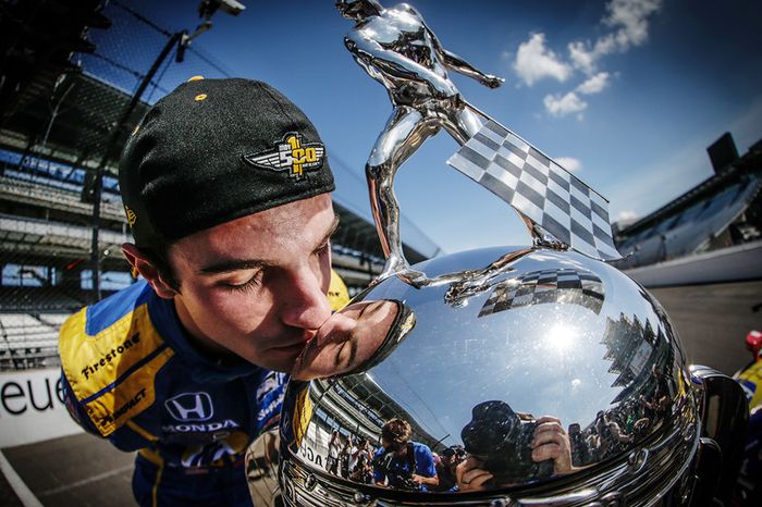 Ganador de la carrera Alexander Rossi, Herta - Andretti Autosport Honda