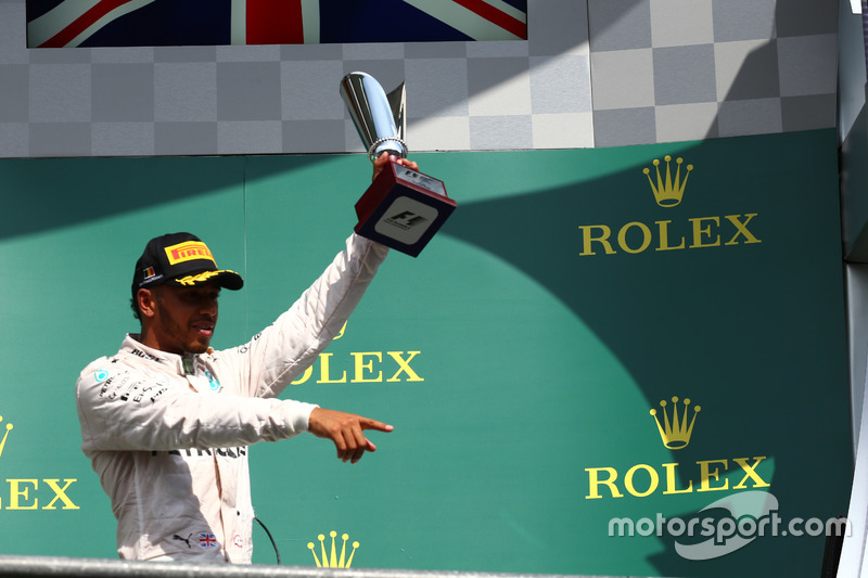 Podio: Lewis Hamilton, Mercedes AMG F1 W07