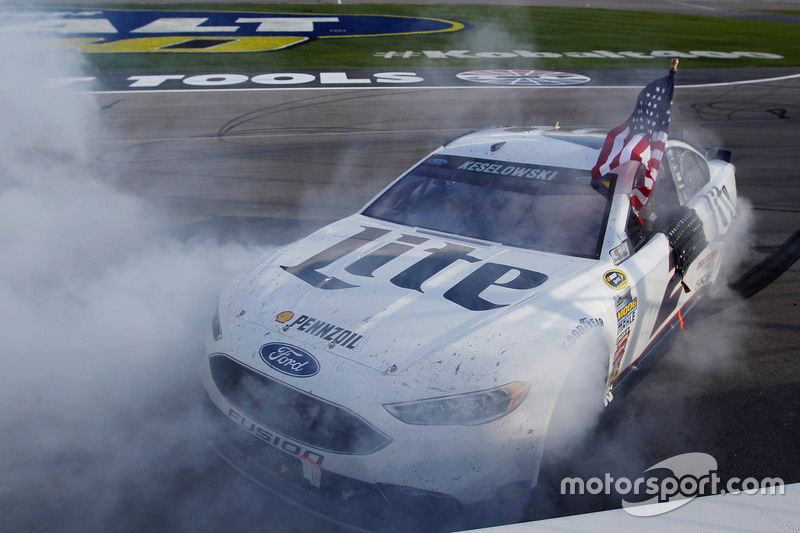 Race winner Brad Keselowski, Team Penske Ford