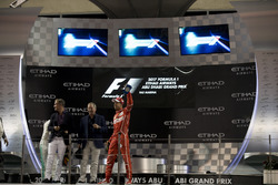 Podium: David Coulthard, Channel 4 F1, Martin Brundle, Sky Sports F1, Third place Sebastian Vettel,