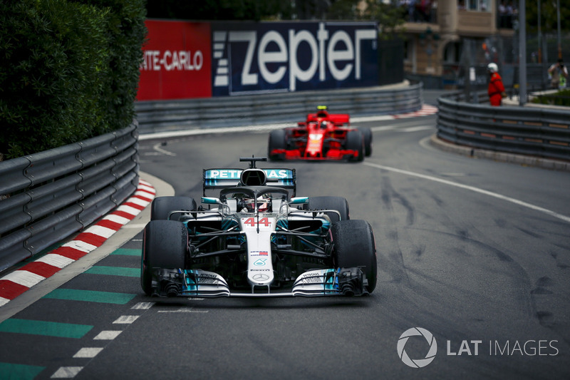 Lewis Hamilton acompanhou: “Talvez precisemos de duas corridas aqui. Quem sabe? Foram as 78 voltas mais longas de todas. Foi muito longo.”