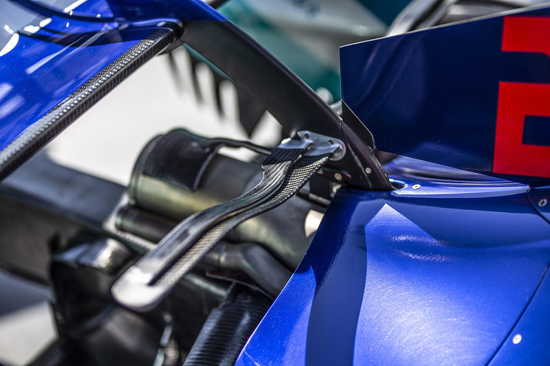 Scuderia Toro Rosso STR13 rear wing detail