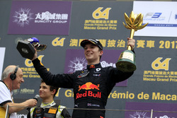 Podio: Dan Ticktum, Motopark with VEB, Dallara Volkswagen