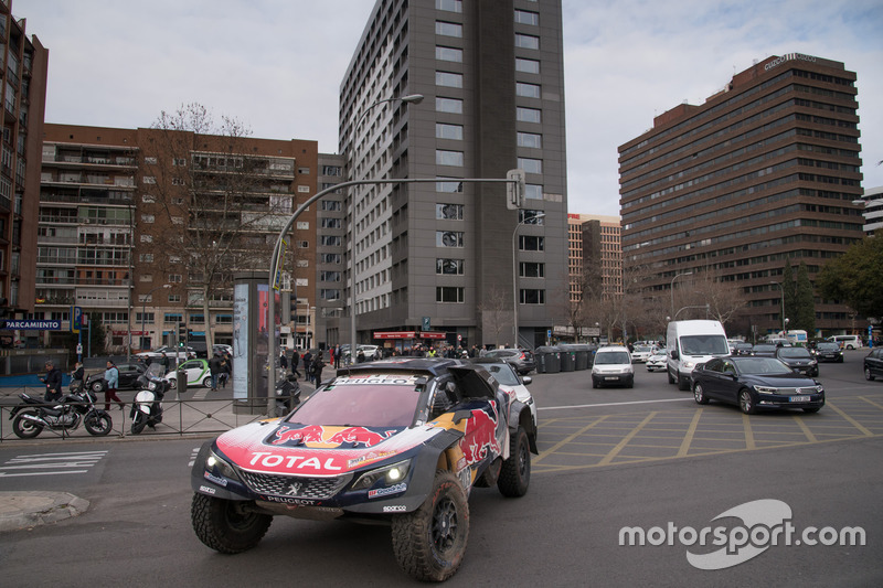 Carlos Sainz, Lucas Cruz, Peugeot Sport in the streets of Madrid