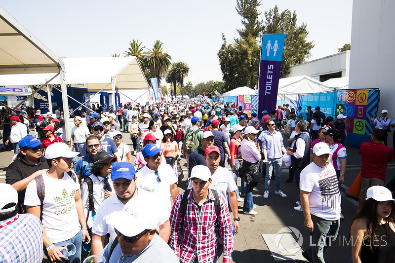 Crowds in the e-village